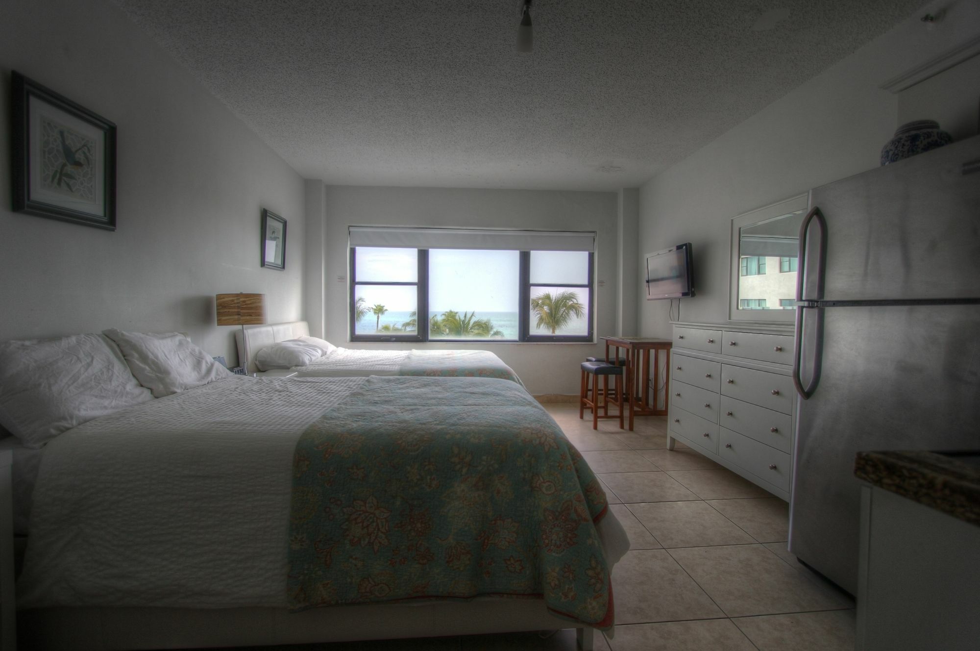 Private Apartments At The Casablanca マイアミビーチ エクステリア 写真