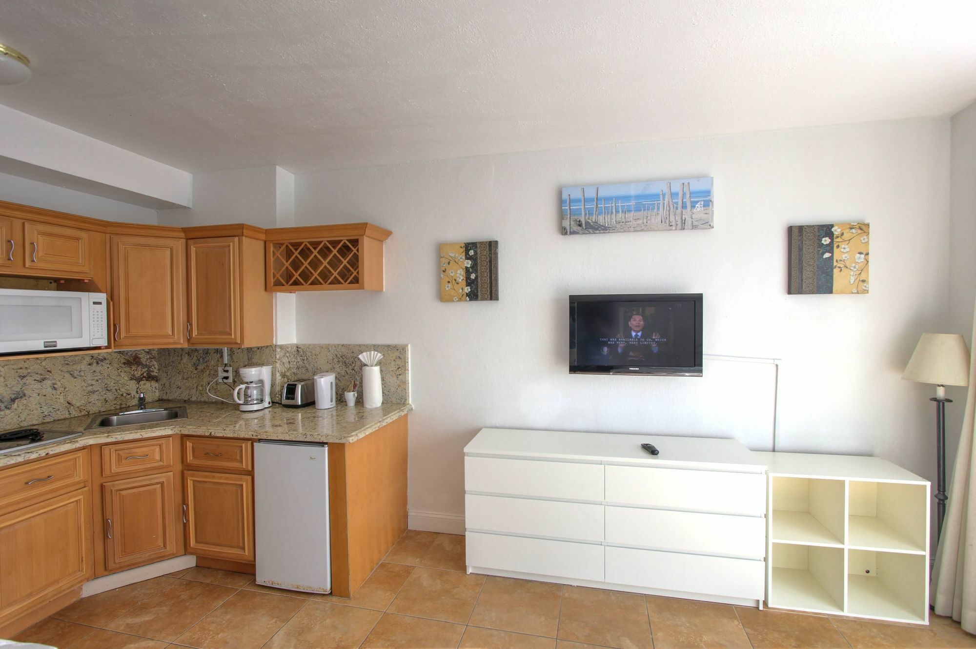 Private Apartments At The Casablanca マイアミビーチ エクステリア 写真