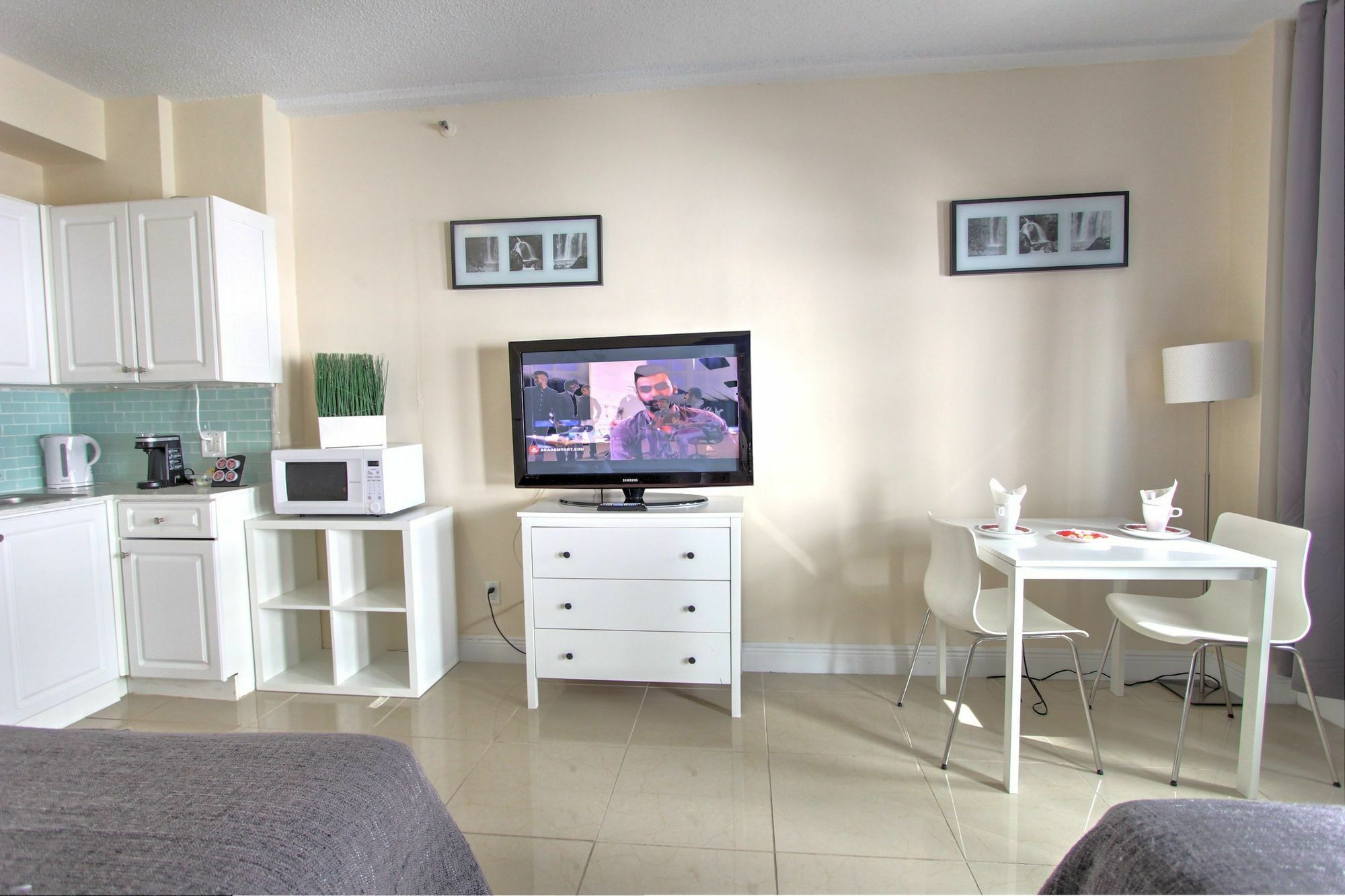 Private Apartments At The Casablanca マイアミビーチ エクステリア 写真