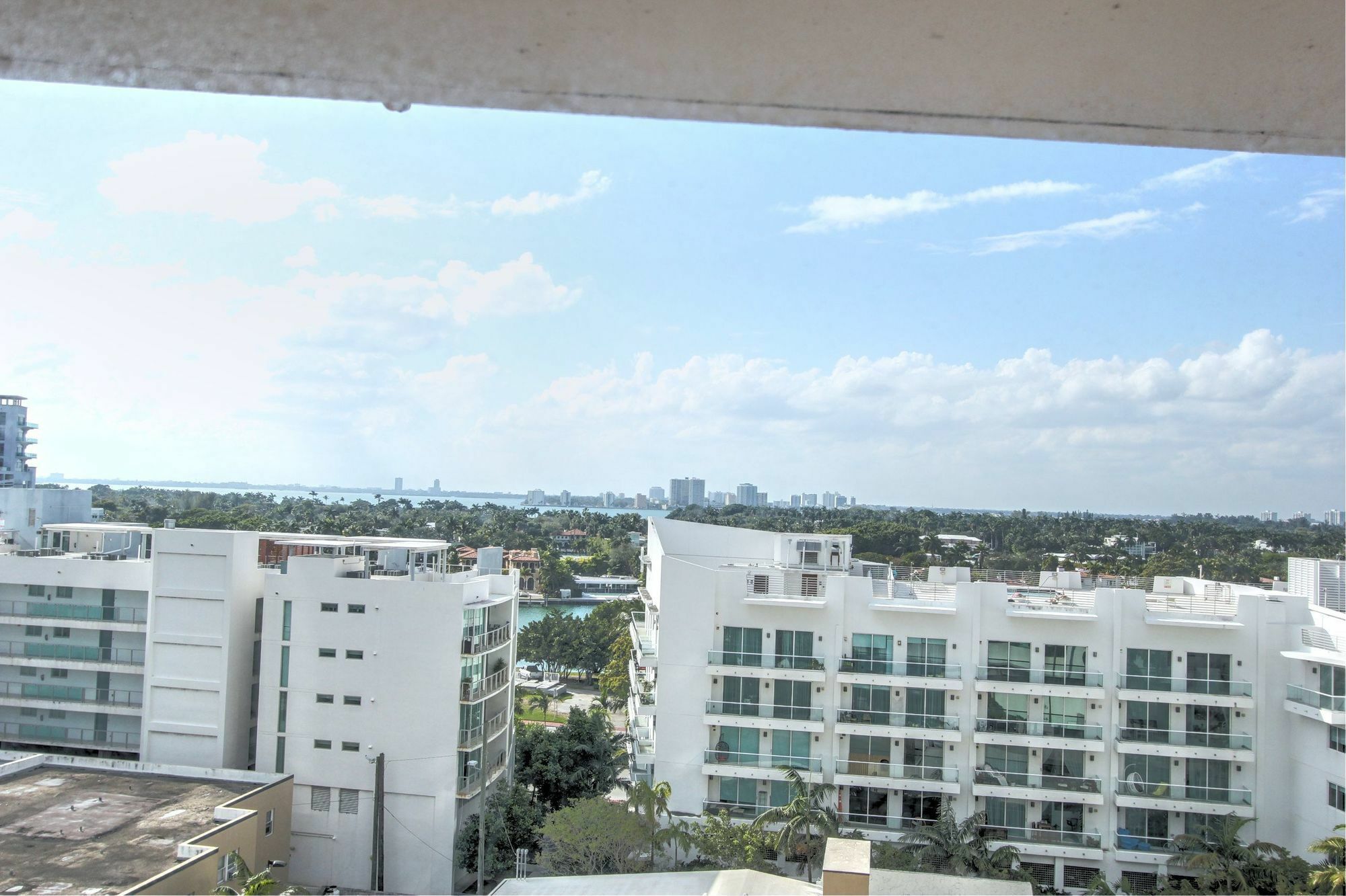 Private Apartments At The Casablanca マイアミビーチ エクステリア 写真